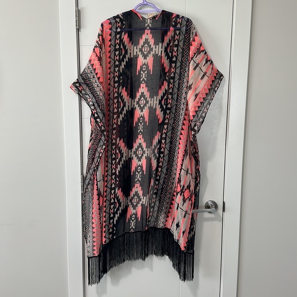 Simons Aztec Black+Pink Beach Poncho/ Cover Up with Tassels OneSize - Picture 2 of 2